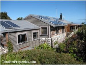 Lodge for sale "A natural house sustainabily designed from top to bottom" 